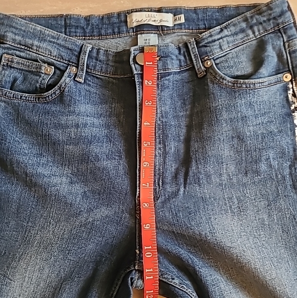 H&M Midrise Skinny Stretch With Silver Strip Denim Jeans Sz 32 EUC - Picture 7 of 8